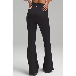 Lululemon Groove Super-High-Rise Flared Pant